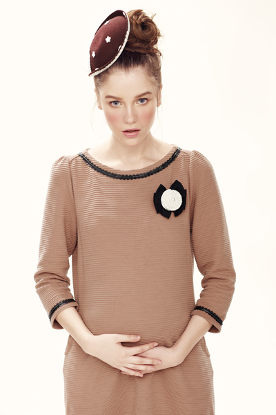 38�����ɫ�r(sh��)�е����B��ȹ