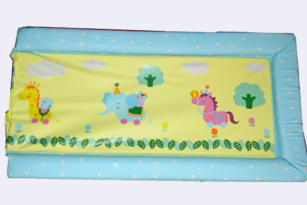 寶貝兒女卡通舒適尿布?jí)|