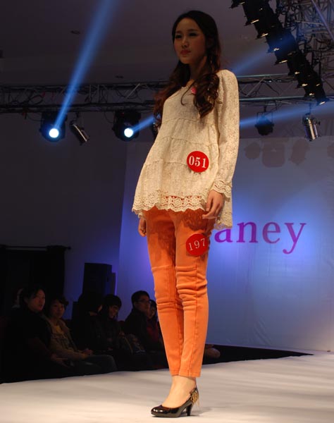 ��(y��u)ؐ�ݰ�ɫ�ٽz�ЋD����