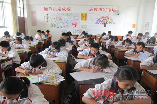 ؐ����������ӛ������ԇ�cDHA֮�g��΢���P(gu��n)ϵ