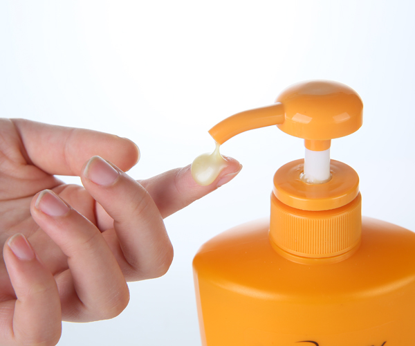 米蘭妮蜂膠焗油柔亮洗發(fā)露 .jpg 米蘭妮蜂膠焗油柔亮洗發(fā)露 .jpg