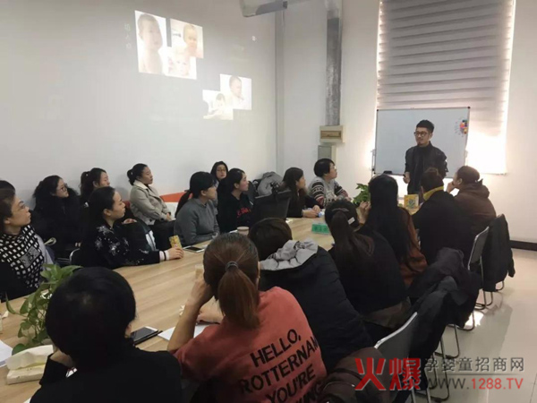 ������ݚ�D(zhu��n)�@ô����У�ֻ��һ��(g��)������