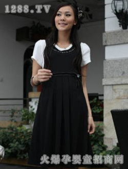 �������Һ�ɫ�ЋDȹ