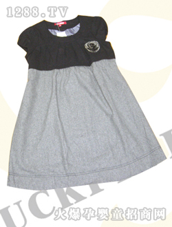 Ʒ��ǰ���N������ȹ