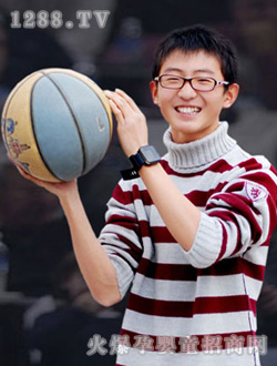 ����r��У�@����