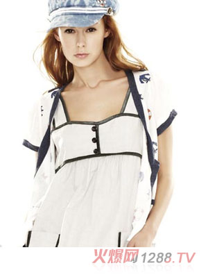 ����R��Ʒ�ЋD�װ�ɫȹ