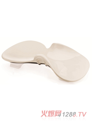 ���{���냺˯��