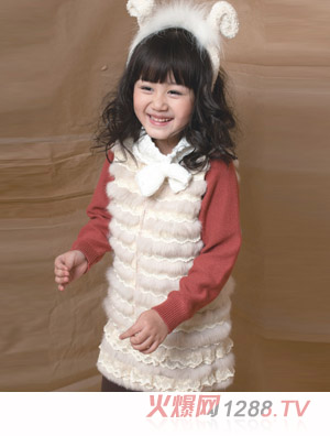 �r(sh��)��С�~(y��)���˰�ɫͯ�b